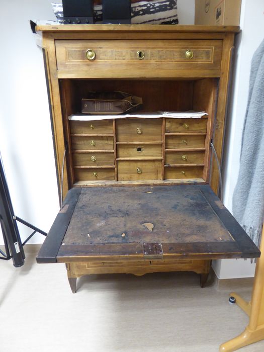 secrétaire à abattant - © Ministère de la Culture (France), Conservation des antiquités et des objets d’art du Jura – Tous droits réservés