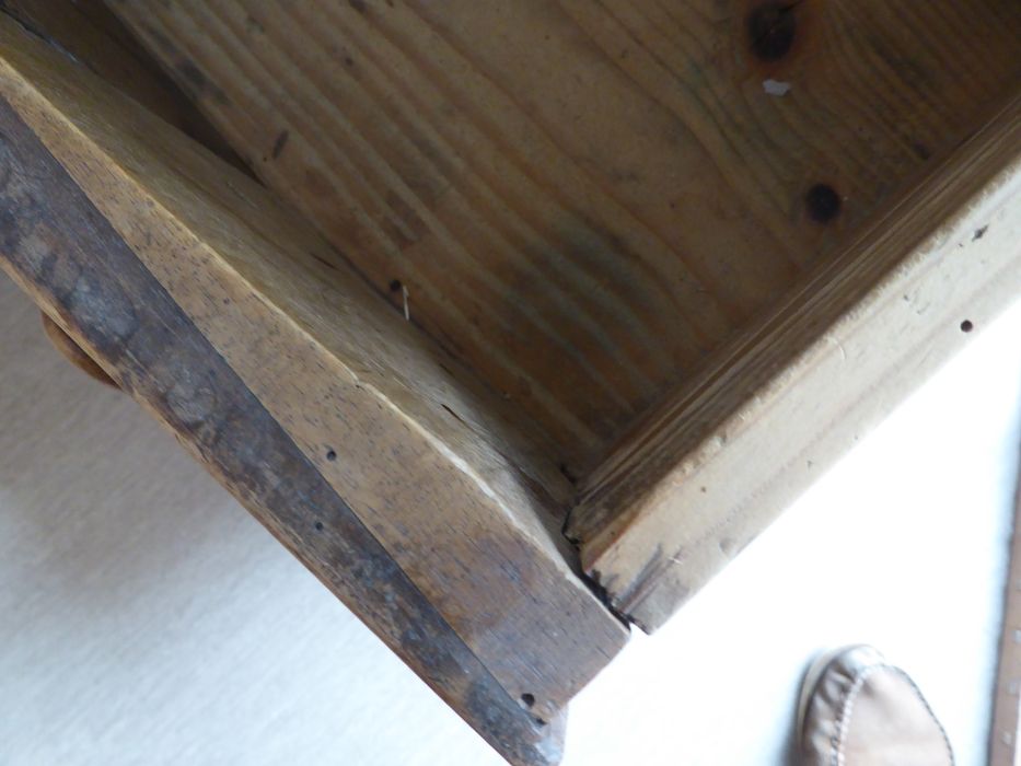 commode, détail - © Ministère de la Culture (France), Conservation des antiquités et des objets d’art du Jura – Tous droits réservés