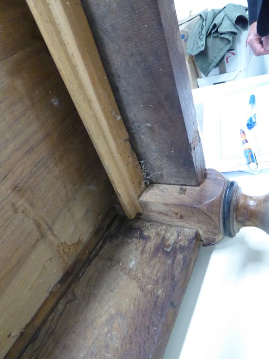 table à jeu, détail - © Ministère de la Culture (France), Conservation des antiquités et des objets d’art du Jura – Tous droits réservés