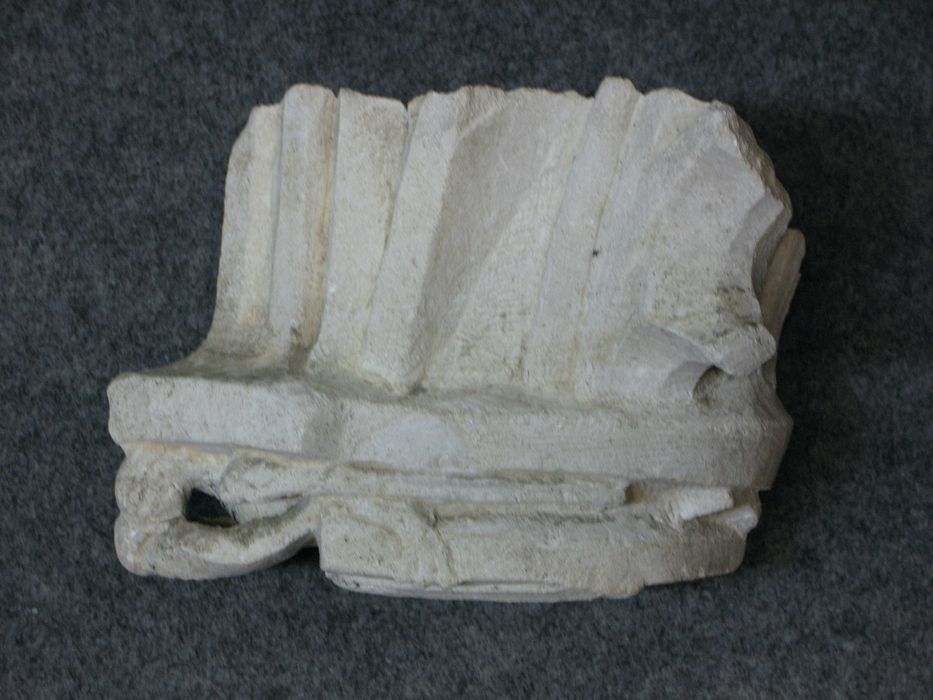 fragment d'enfeu - © Ministère de la Culture (France), Conservation des antiquités et des objets d’art du Jura – Tous droits réservés