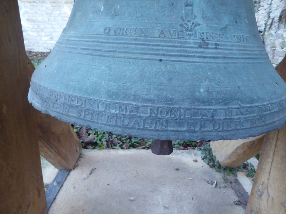 cloche, détail de l’inscription - © Ministère de la Culture (France), Conservation des antiquités et des objets d’art du Jura – Tous droits réservés