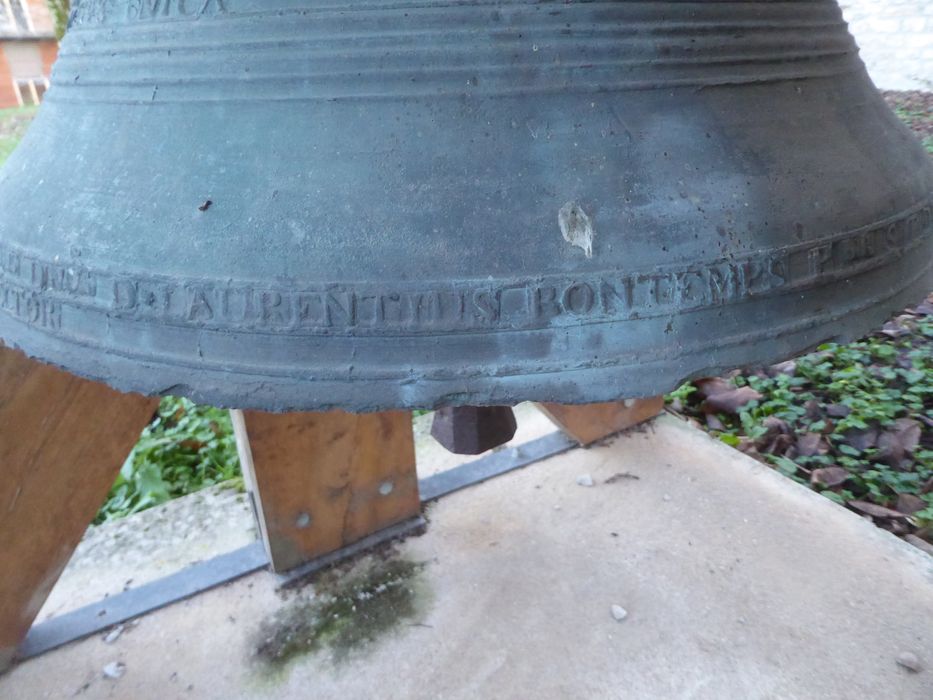 cloche, détail de l’inscription - © Ministère de la Culture (France), Conservation des antiquités et des objets d’art du Jura – Tous droits réservés