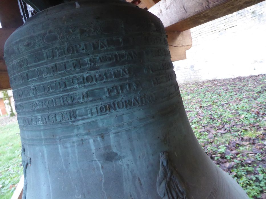 cloche, détail de l’inscription