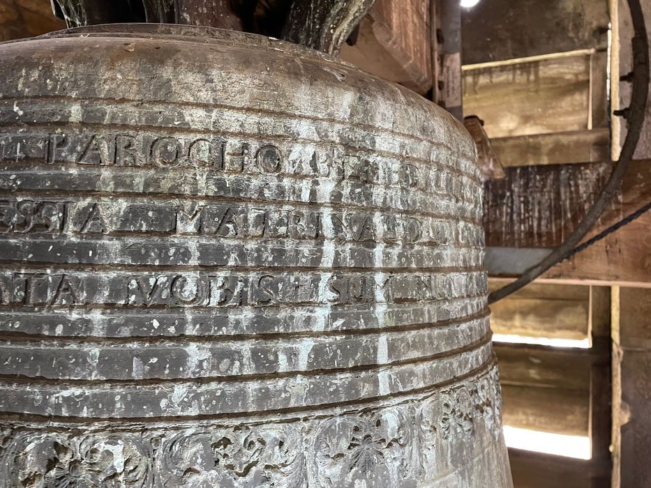 cloche, détail de l’inscription