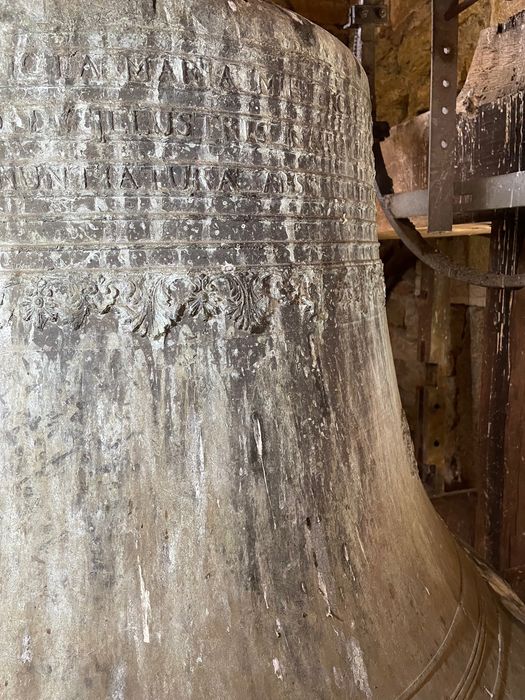 cloche, détail de l’inscription