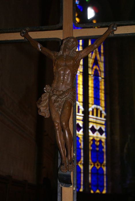 statue : Christ en croix