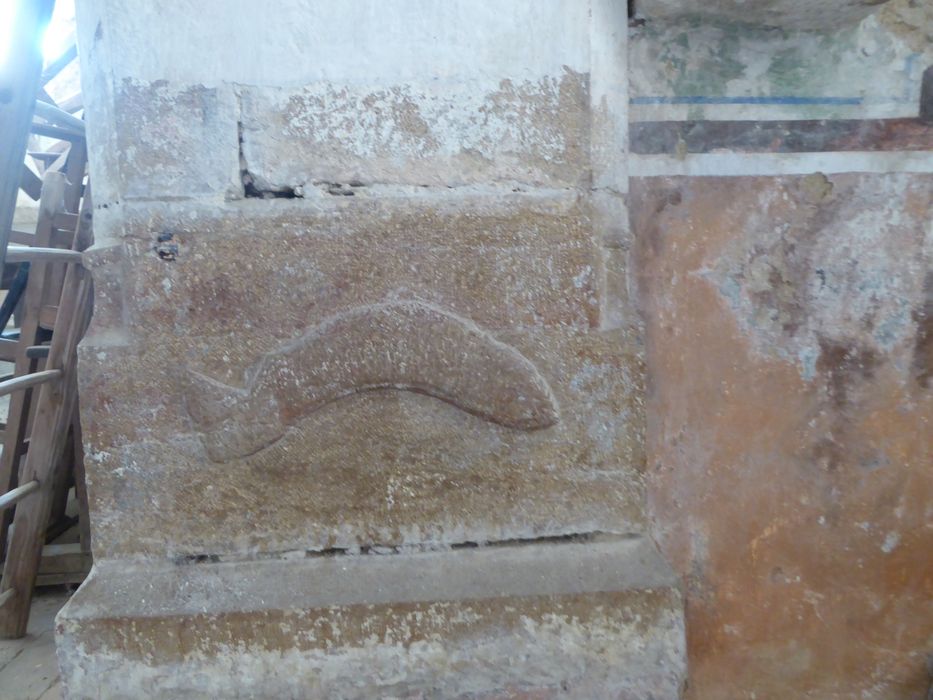 détail d’un bas-relief sur un pilier : Poisson