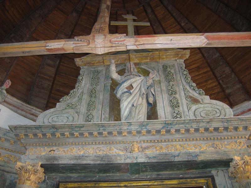 statue de la partie supérieure du retable