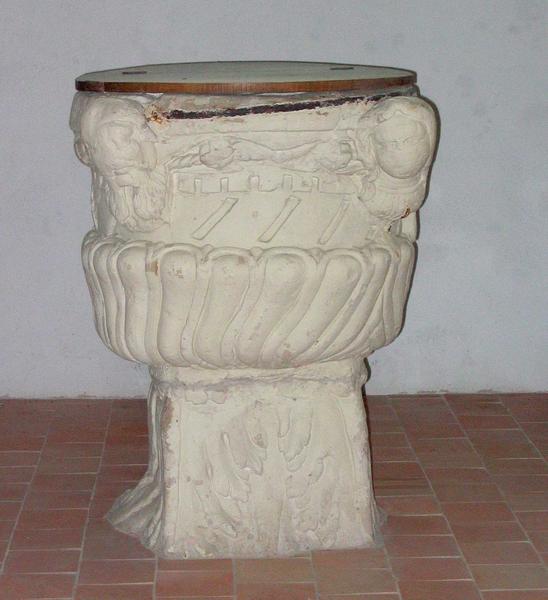 vue générale des fonts baptismaux - © Ministère de la Culture (France), Conservation des antiquités et des objets d'art du Loir-et-Cher, tous droits réservés