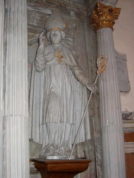 détail du Christ en croix du retable