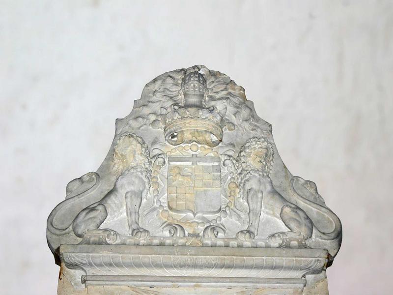 détail de la plaque funéraire de Michel de Verthamon - © Ministère de la Culture (France), Conservation des antiquités et des objets d'art du Loir-et-Cher, tous droits réservés 