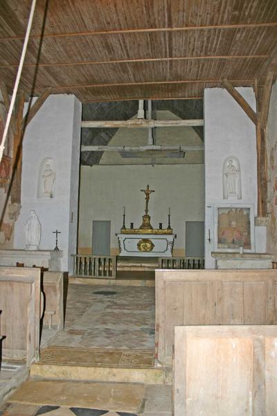 église Saint-Pierre : vue générale de l'intérieur de l'église