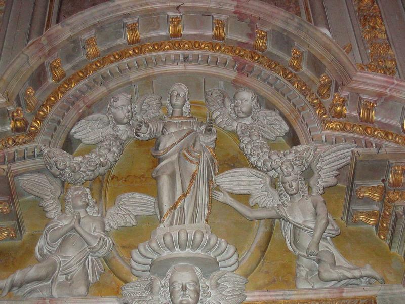 détail de la partie supérieure du retable du maître-autel - © Ministère de la Culture (France), Conservation des antiquités et des objets d'art du Loir-et-Cher, tous droits réservés 