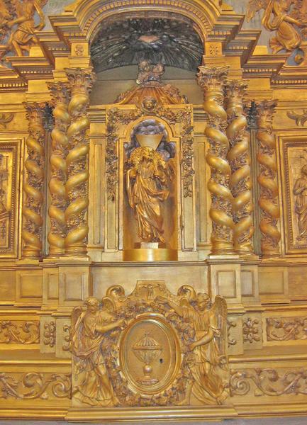 détail de la partie droite du tabernacle du du retable du maître-autel