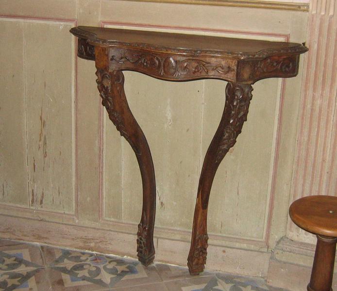 vue générale d'une des consoles (2) de style Louis XV - © Ministère de la Culture (France), Conservation des antiquités et des objets d'art du Loir-et-Cher, tous droits réservés 