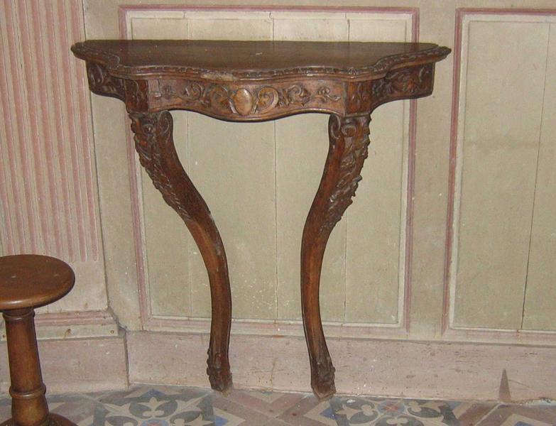 vue générale d'une des consoles (2) de style Louis XV - © Ministère de la Culture (France), Conservation des antiquités et des objets d'art du Loir-et-Cher, tous droits réservés 
