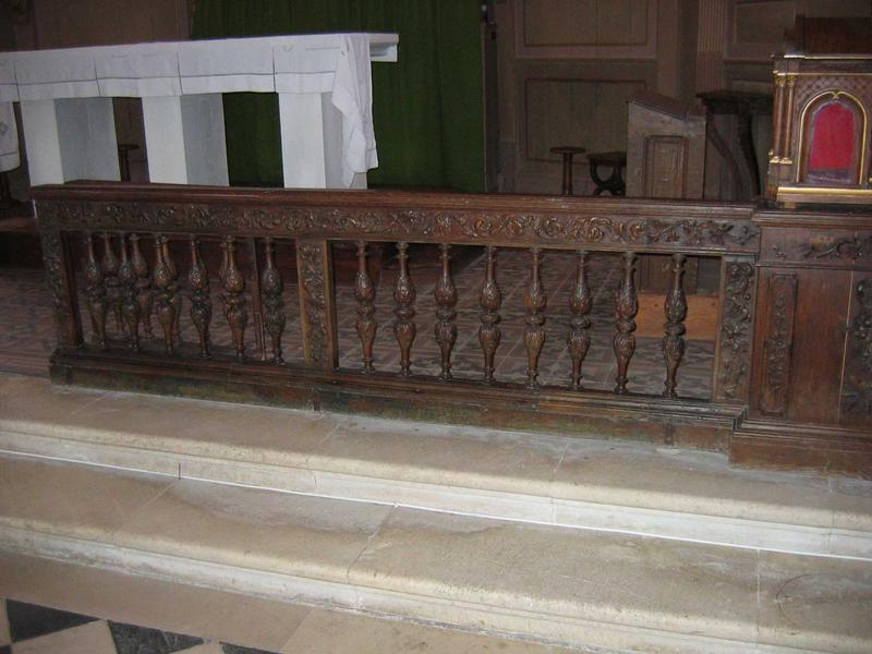 vue générale de la partie droite de la clôture liturgique (appui de communion) - © Ministère de la Culture (France), Conservation des antiquités et des objets d'art du Loir-et-Cher, tous droits réservés 