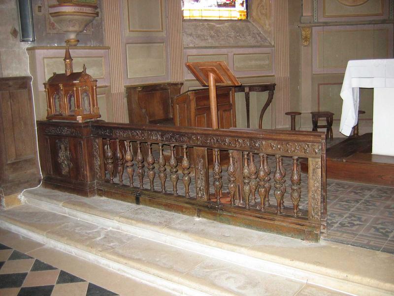 vue générale de la partie gauche de la clôture liturgique (appui de communion) - © Ministère de la Culture (France), Conservation des antiquités et des objets d'art du Loir-et-Cher, tous droits réservés
