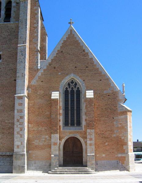 église Saint-Etienne : vue générale, façade occidentale