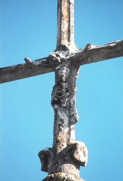 détail, partie supérieure, Christ en croix