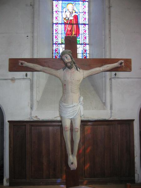 statue : Christ en croix, vue générale