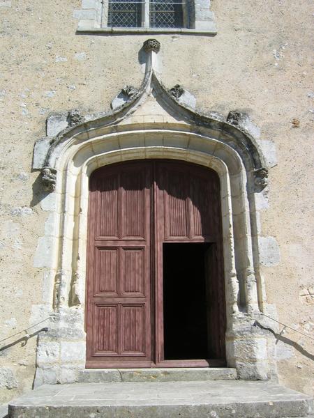 église Saint-Hilaire : vue générale, porche occidental