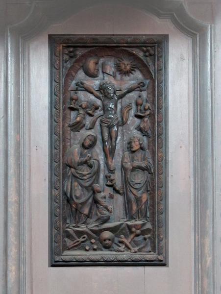 bas-relief : crucifixion (la), vue générale