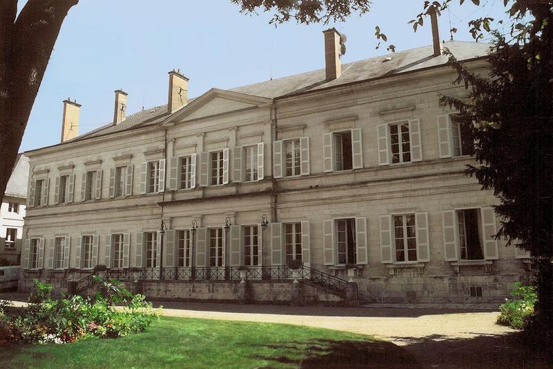 Préfecture : façade nord, vue générale