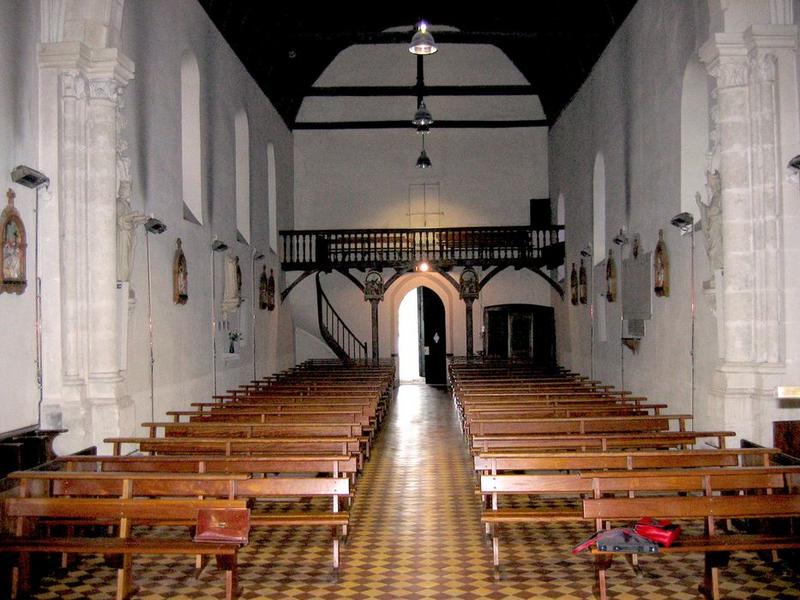 Eglise Saint-Martin : vue générale de la nef