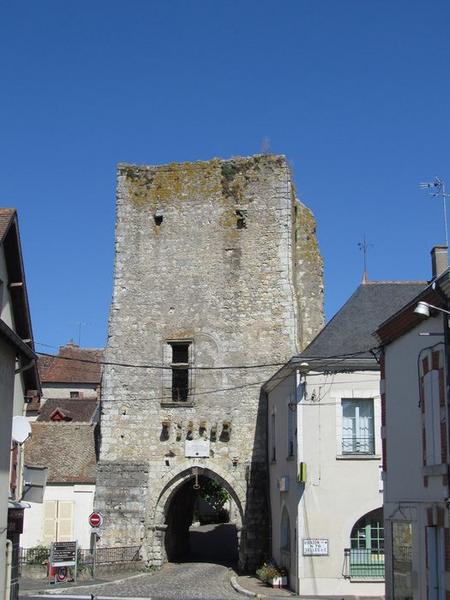 porte de ville, façade sud, vue générale