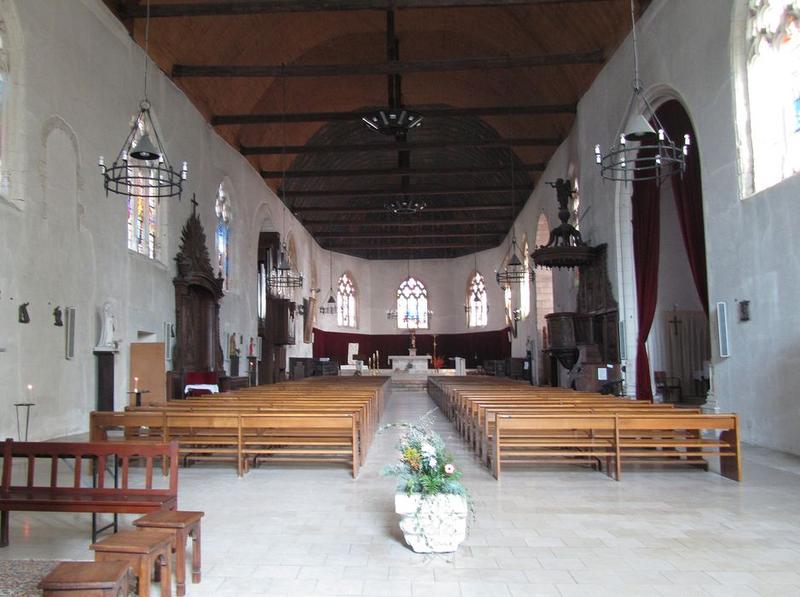 Eglise Saint-Hilaire : vue générale de la nef