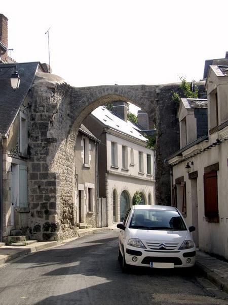 porte de ville, vue générale