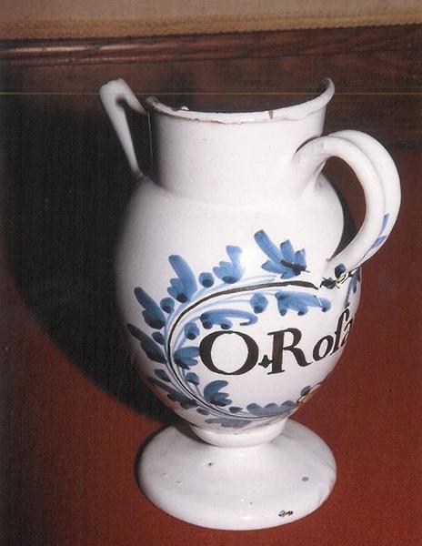 pot à pharmacie, vue générale - © Ministère de la Culture (France), Conservation des antiquités et des objets d'art du Loir-et-Cher, tous droits réservés 