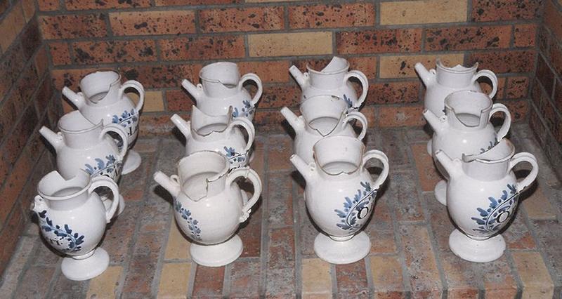 pots à pharmacie (12), vue générale - © Ministère de la Culture (France), Conservation des antiquités et des objets d'art du Loir-et-Cher, tous droits réservés