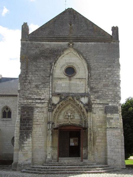 Eglise Notre-Dame-de-Nanteuil : façade occidentale, vue générale