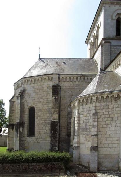 Eglise Notre-Dame-de-Nanteuil : vue partielle du chevet