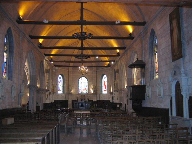 Eglise Saint-Martin : vue générale de la nef