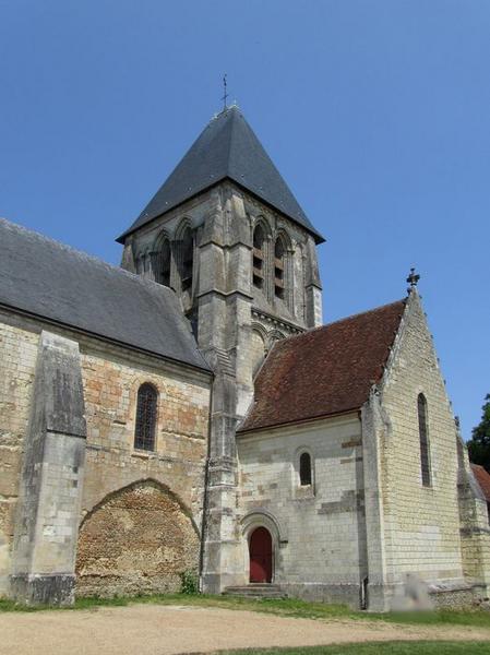 Eglise Saint-Martin : vue générale du clocher