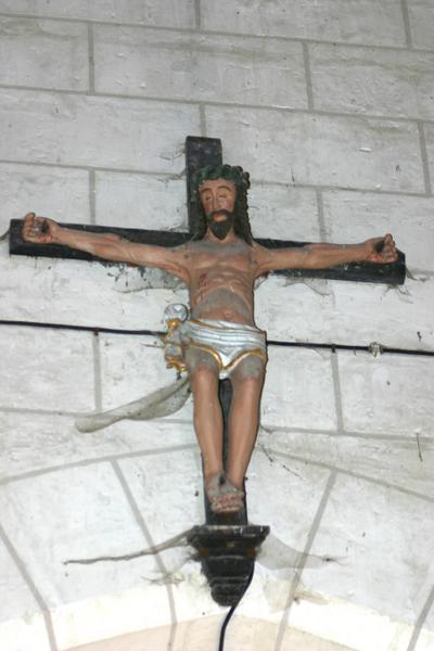 statue : Christ en croix, vue générale - © Ministère de la Culture (France), Conservation des antiquités et des objets d'art du Loir-et-Cher, tous droits réservés 