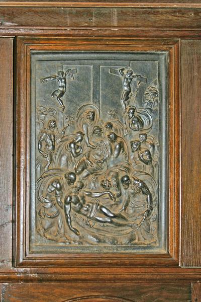 lambris de revêtement (boiseries) détail du bas-relief : Déposition de croix - © Ministère de la Culture (France), Conservation des antiquités et des objets d'art du Loir-et-Cher, tous droits réservés 