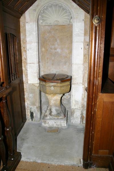 fonts baptismaux, vue générale - © Ministère de la Culture (France), Conservation des antiquités et des objets d'art du Loir-et-Cher, tous droits réservés