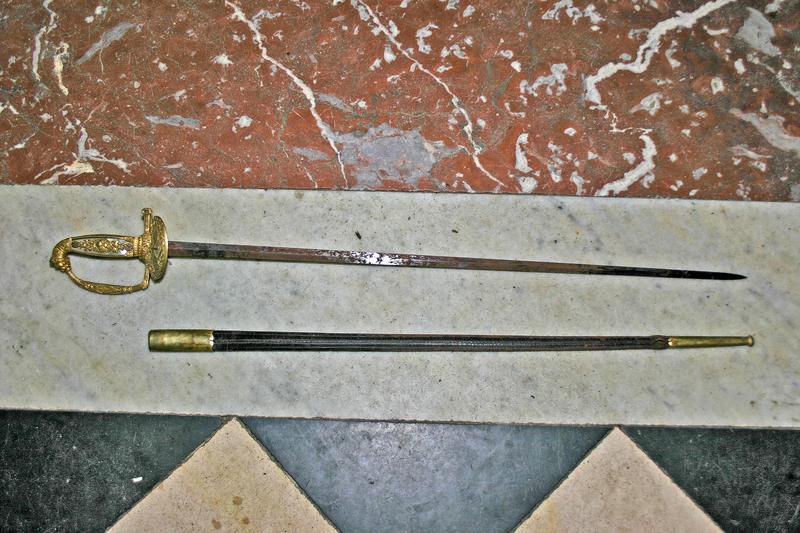 épée et son fourreau, vue générale - © Ministère de la Culture (France), Conservation des antiquités et des objets d'art du Loir-et-Cher, tous droits réservés