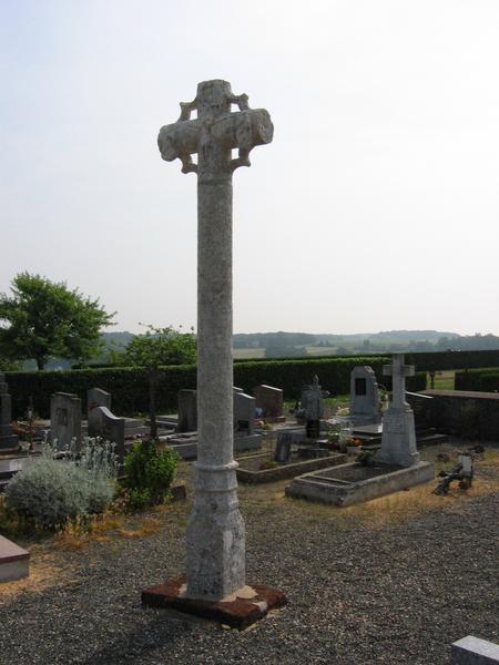 croix de cimetière, vue générale - © Ministère de la Culture (France), Conservation des antiquités et des objets d'art du Loir-et-Cher, tous droits réservés 