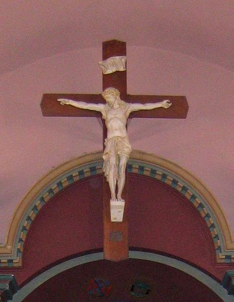 Statue : Christ en croix