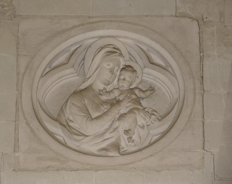 Bas-relief : Vierge à l'Enfant