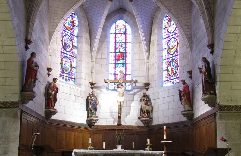 statues (ensemble): Saint Victor, Saint Théodule, Saint Corneille (?), Saint Jacob, Saint Froniculus, Saint Ursin, Saint Joseph, Saint Isidore, Saint Roch, Saint Vincent, Curé d'Ars, Sainte Barbe, Ange gardien, Sainte Anne et la Vierge (Education de la Vierge), Saint Michel archange, Saint Antoine, vue partielle - © Ministère de la Culture (France), Conservation des antiquités et des objets d'art du Loir-et-Cher, tous droits réservés