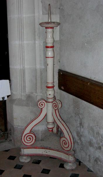 chandelier pascal (pied de cierge pascal), vue générale