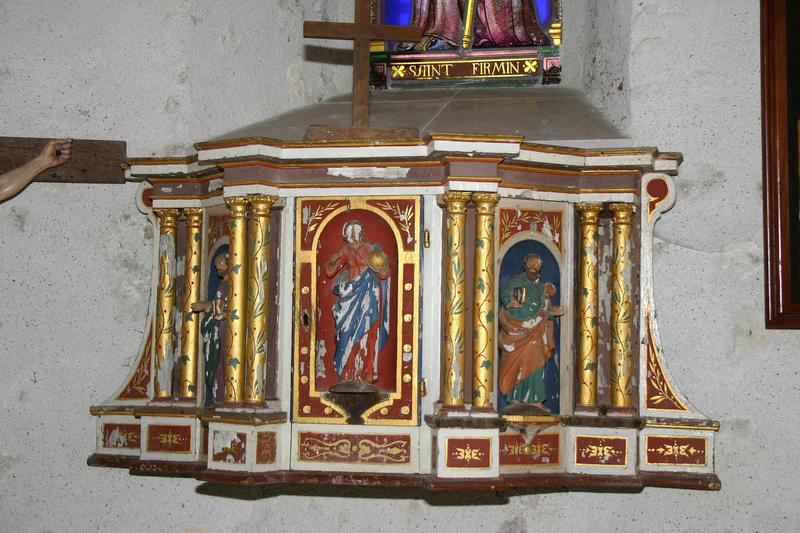 tabernacle et ses statues (statuettes) : Christ roi et deux Evangélistes, vue générale - © Ministère de la Culture (France), Conservation des antiquités et des objets d'art du Loir-et-Cher, tous droits réservés 