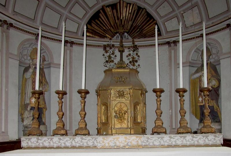 gradin d'autel, tabernacle et six chandeliers, vue générale - © Ministère de la Culture (France), Conservation des antiquités et des objets d'art du Loir-et-Cher, tous droits réservés 