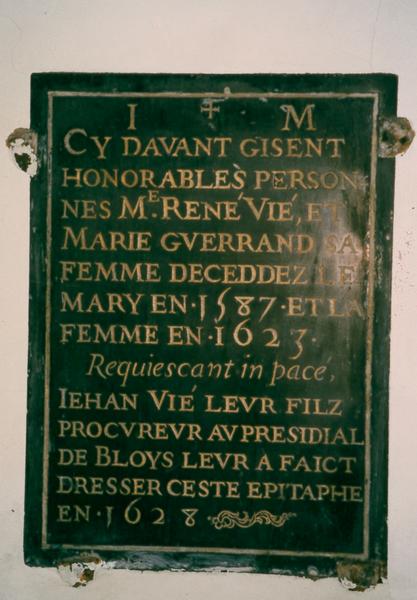 plaque funéraire (inscription funéraire) de René Vié et Marie Guerrand, vue générale - © Ministère de la Culture (France), Conservation des antiquités et des objets d'art du Loir-et-Cher, tous droits réservés 